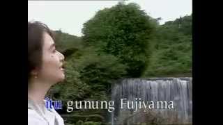 Titiek Sandhora  Gunung Fujiyama [upl. by Savannah]